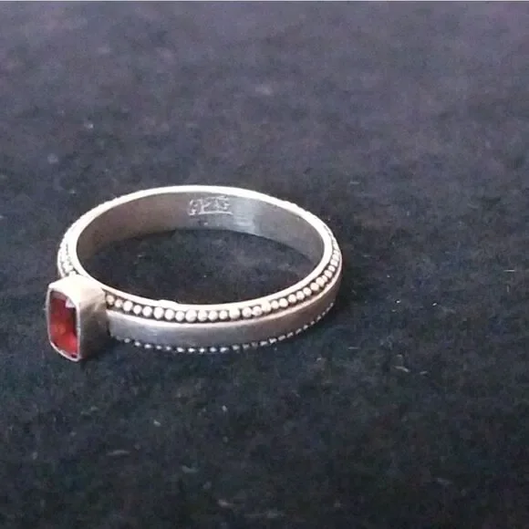 Antique faceted sterling silver garnet ring - Picture 5 of 6